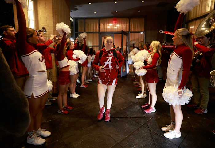 030322_WBB_BarberHa_Cheer_Georgia_RC1407